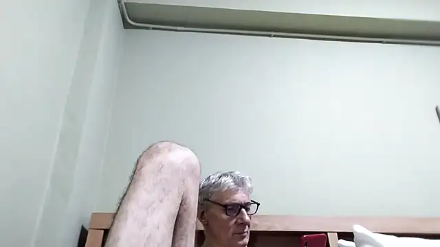 Snapshot of BIGUNCUTHARDCOCK chatting on November 2025 01:36:02 PM BIGUNCUTHARDCOCK online show from November 2025 01:36:02 PM