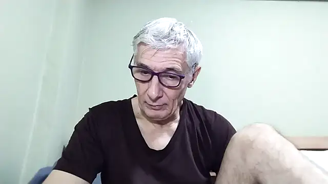 Snapshot of BIGUNCUTHARDCOCK chatting on November 2025 01:41:02 AM BIGUNCUTHARDCOCK online show from November 2025 01:41:02 AM