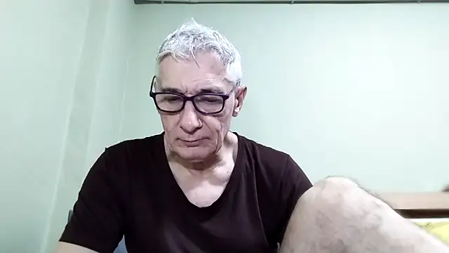 Snapshot of BIGUNCUTHARDCOCK chatting on December 2025 12:42:01 AM BIGUNCUTHARDCOCK online show from December 2025 12:42:01 AM