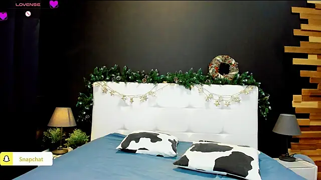 Snapshot of Julianna_Jami chatting on December 2024 09:37:01 PM Julianna Jami online show from December 2024 09:37:01 PM