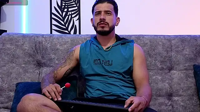 Snapshot of Bruno_Mattos chatting on January 2025 10:45:01 PM Bruno Mattos online show from January 2025 10:45:01 PM