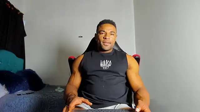 Snapshot of estebanlobo- chatting on November 2025 09:20:01 PM estebanlobo- online show from November 2025 09:20:01 PM