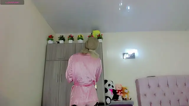 Snapshot of Victoria_Kastelo chatting on December 2024 07:26:02 PM Victoria Kastelo online show from December 2024 07:26:02 PM