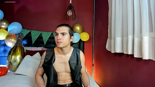 Snapshot of _Tattoo_Couple chatting on October 2025 02:12:02 PM Tattoo Couple online show from October 2025 02:12:02 PM