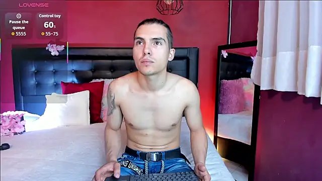 Snapshot of _Tattoo_Couple chatting on November 2025 01:55:01 PM Tattoo Couple online show from November 2025 01:55:01 PM