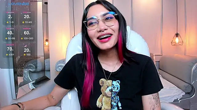 AzuraKindong online show from February 2025 01:13:01 AM