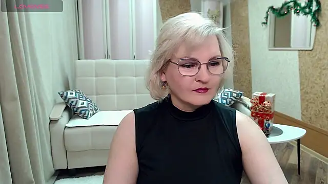 Snapshot of BlondeBrilliant7 chatting on December 2024 02:27:01 PM BlondeBrilliant7 online show from December 2024 02:27:01 PM