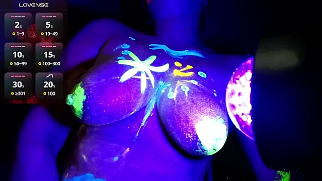 Snapshot of BlondeBrilliant7 chatting on January 2025 06:14:01 AM BlondeBrilliant7 online show from January 2025 06:14:01 AM