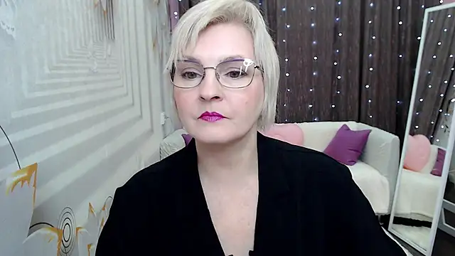 Snapshot of BlondeBrilliant7 chatting on January 2025 05:38:01 AM BlondeBrilliant7 online show from January 2025 05:38:01 AM