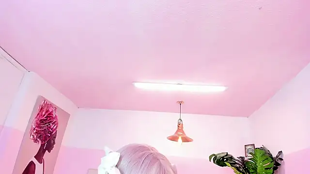 Snapshot of Red_lady chatting on February 2025 04:01:01 AM Red lady online show from February 2025 04:01:01 AM