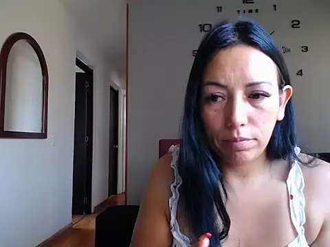 Snapshot of Laura_martin_ chatting on February 2026 12:10:01 PM Laura martin online show from February 2026 12:10:01 PM