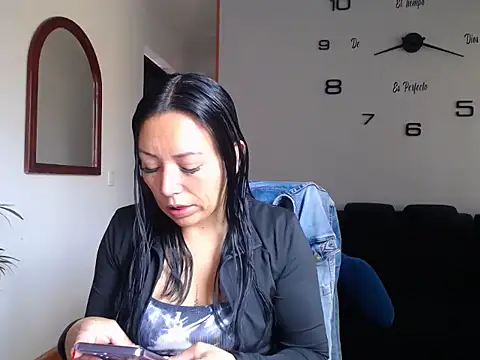 Snapshot of Laura_martin_ chatting on February 2026 01:21:01 PM Laura martin online show from February 2026 01:21:01 PM