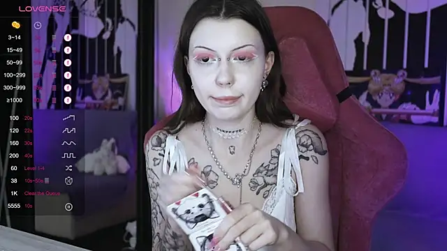 prettybones online show from January 2025 12:44:02 PM