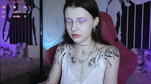 prettybones online show from February 2025 10:07:02 PM