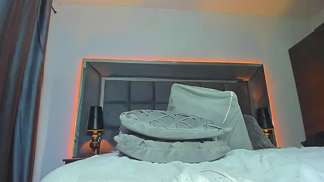 Snapshot of Emmilysantibanez chatting on December 2024 08:11:01 PM Emmilysantibanez online show from December 2024 08:11:01 PM