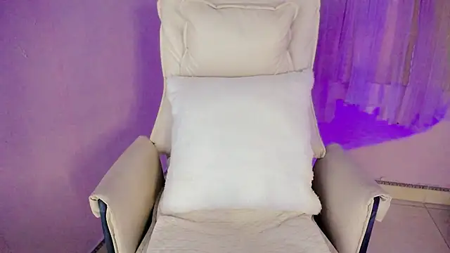   18Angel   online show from November 2025 06:25:02 AM