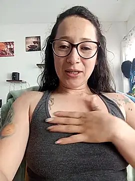 emilypoppy3 online show from February 2026 08:32:02 PM