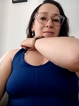 Snapshot of emilypoppy3 chatting on April 2026 08:58:02 PM emilypoppy3 online show from April 2026 08:58:02 PM