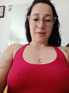 Snapshot of emilypoppy3 chatting on May 2026 12:43:02 PM emilypoppy3 online show from May 2026 12:43:02 PM