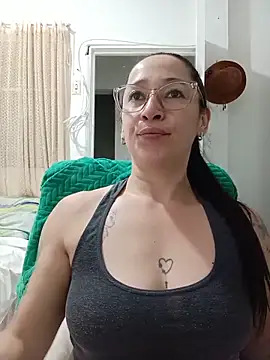 Snapshot of emilypoppy3 chatting on June 2026 01:05:01 AM emilypoppy3 online show from June 2026 01:05:01 AM