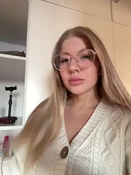 Snapshot of NewLale chatting on December 2024 03:14:02 AM NewLale online show from December 2024 03:14:02 AM