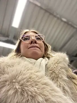 Snapshot of NewLale chatting on February 2025 06:27:02 AM NewLale online show from February 2025 06:27:02 AM