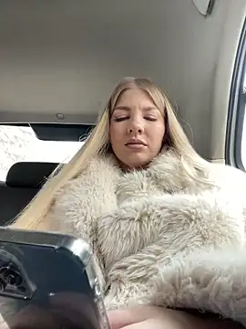 Snapshot of NewLale chatting on March 2025 03:24:01 AM NewLale online show from March 2025 03:24:01 AM