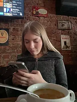 Snapshot of NewLale chatting on March 2025 06:53:01 AM NewLale online show from March 2025 06:53:01 AM