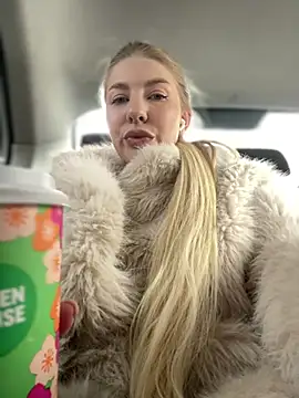 Snapshot of NewLale chatting on March 2025 03:07:01 AM NewLale online show from March 2025 03:07:01 AM