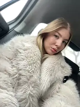 Snapshot of NewLale chatting on March 2025 03:12:01 AM NewLale online show from March 2025 03:12:01 AM