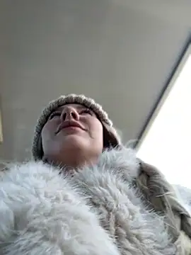 Snapshot of NewLale chatting on March 2025 03:30:02 AM NewLale online show from March 2025 03:30:02 AM