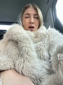 Snapshot of NewLale chatting on March 2025 03:21:02 AM NewLale online show from March 2025 03:21:02 AM