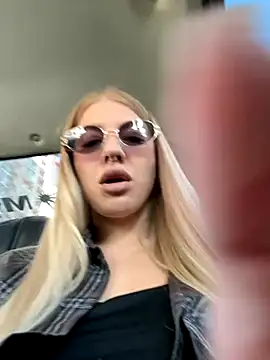 Snapshot of NewLale chatting on September 2025 03:18:02 AM NewLale online show from September 2025 03:18:02 AM