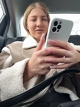 Snapshot of NewLale chatting on October 2025 03:17:01 AM NewLale online show from October 2025 03:17:01 AM