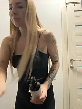 Snapshot of NewLale chatting on October 2025 03:41:02 AM NewLale online show from October 2025 03:41:02 AM