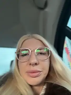 Snapshot of NewLale chatting on February 2026 04:00:02 AM NewLale online show from February 2026 04:00:02 AM