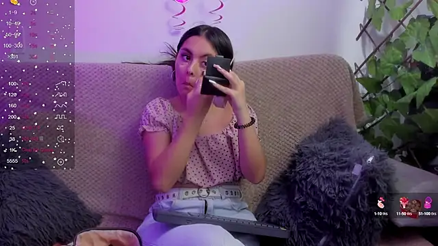 Snapshot of Murieel_69 chatting on January 2025 04:48:01 PM Murieel 69 online show from January 2025 04:48:01 PM