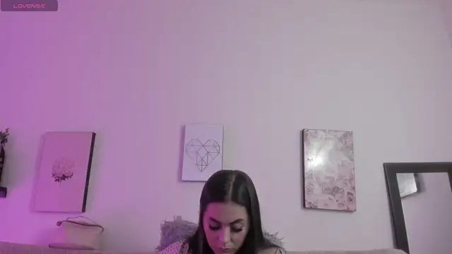 Snapshot of Murieel_69 chatting on December 2025 08:25:01 PM Murieel 69 online show from December 2025 08:25:01 PM