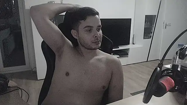 Snapshot of SharkLuigi chatting on January 2025 11:11:01 PM SharkLuigi online show from January 2025 11:11:01 PM