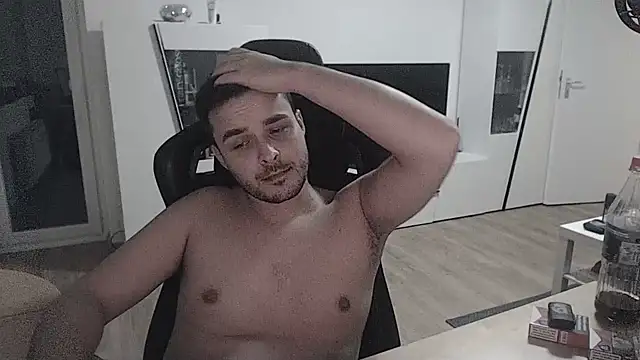 Snapshot of SharkLuigi chatting on February 2025 02:17:01 AM SharkLuigi online show from February 2025 02:17:01 AM