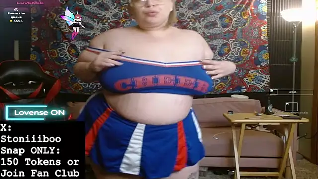 Stoniiiboo online show from November 2025 01:22:02 PM