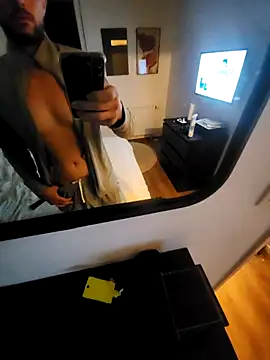 Guitccch online show from November 2025 11:15:01 PM