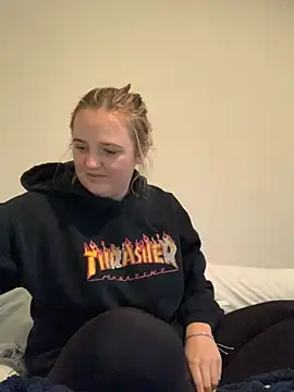 cammy2 online show from December 2024 10:20:01 PM
