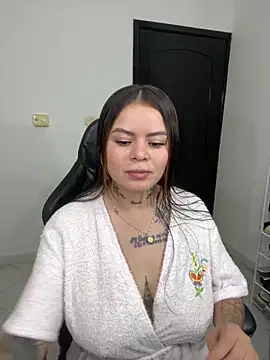 ivanna rivera online show from December 2025 04:04:01 PM