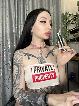 Molly  Moon online show from February 2026 06:22:01 AM