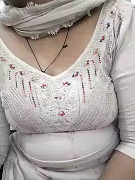 Snapshot of Cute_nidhi chatting on December 2024 04:52:01 AM Cute nidhi online show from December 2024 04:52:01 AM