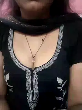 Snapshot of Cute_nidhi chatting on January 2025 05:27:01 AM Cute nidhi online show from January 2025 05:27:01 AM