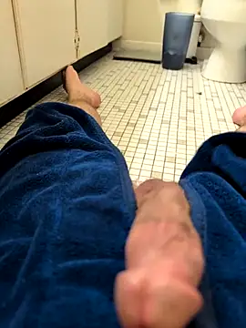 Snapshot of RandomGuy420lol chatting on November 2025 08:25:02 AM RandomGuy420lol online show from November 2025 08:25:02 AM