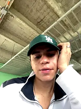 marckalexis online show from September 2025 01:02:01 PM