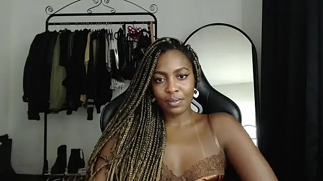 marisilva br online show from February 2025 10:52:02 PM